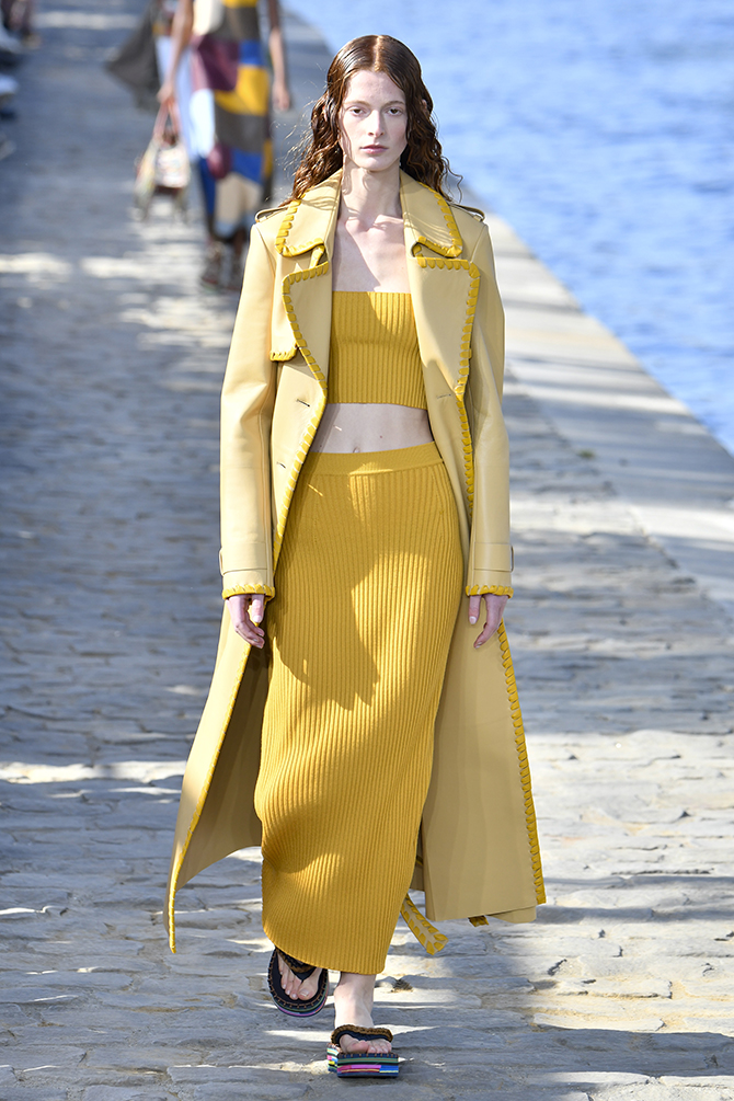 Paris, France. 05th Oct, 2021. Model on the runway at the Louis Vuitton  fashion show during Spring/Summer 2022 Collections Fashion Show at Paris  Fashion Week in Paris, France on October 5, 2021. (