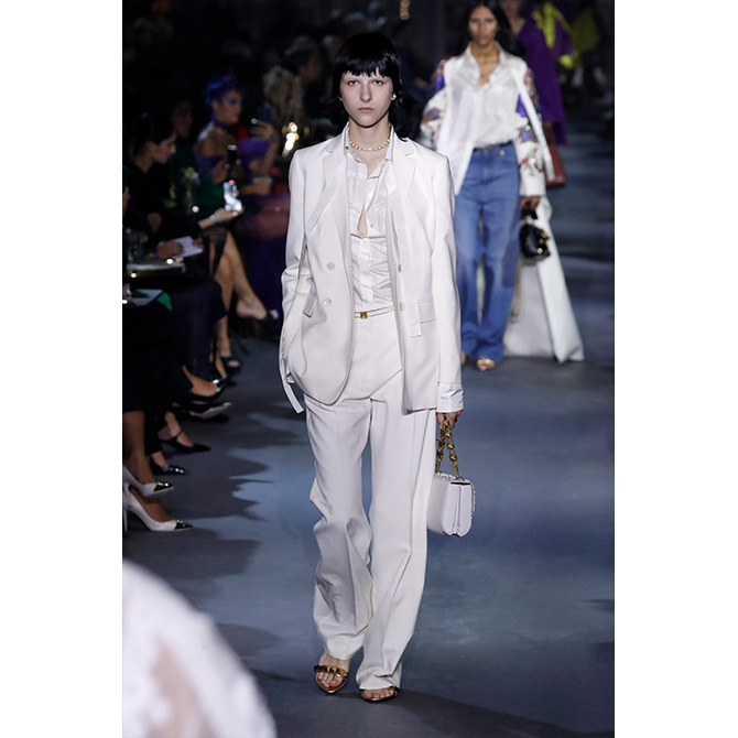 Louis Vuitton SS22 Women's en Paris Fashion Week: Le Grand Bal