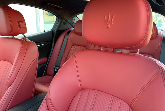 Maserati Ghibli S interior seats